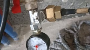 Опрессовка системы радиаторов воздухом.