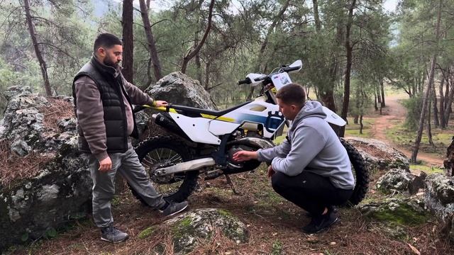 Обзор Husqvarna TE 250 TBI 2024 смотреть онлайн
