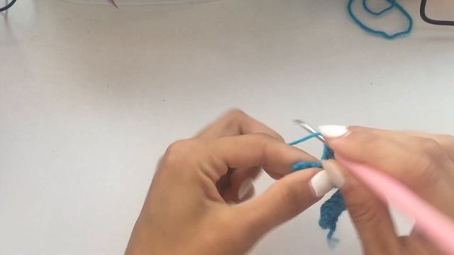 Вязание. Красивый ажурный узор крючком. Перекрещенные столбики с накидами. смотреть онлайн