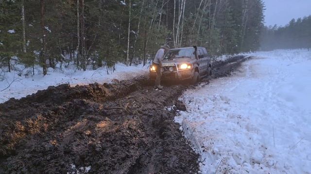 Часть 2! Сломали рулевую тягу! Ремонт ночью в лесу. Jeep rubicon, Nissan Patrol, Pajero. смотреть онлайн
