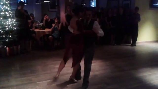 Yanina Quinones Neri Piliu - Show Dance 3 (11.12.13, Moscow, "French Cafe" milonga) смотреть онлайн