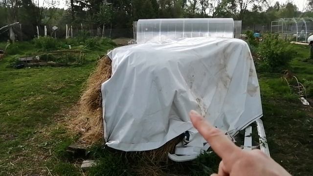 Купили дом в деревне. Работа есть всегда. Пришла пора косить траву. Сажаю георгины. смотреть онлайн