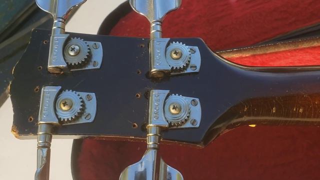 1966 or 1967 Gibson EB2 Bass смотреть онлайн