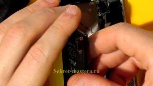 Как заменить аккумулятор в iPhone 4/4S своими руками за 2 минуты / Ремонт iPhone 4 / #Sekretmastera