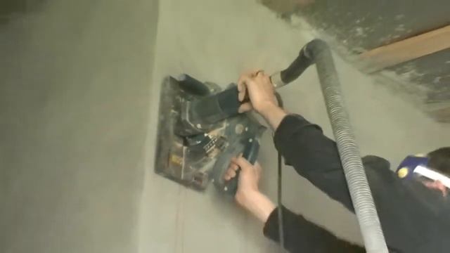 Штробление стен с помощью штробореза. Изготовление штробы.