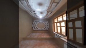 подставка из гипсокартона  на стене.