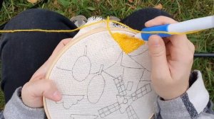 Видеоинструкция. Как вышить пейзаж с мельницей в ковровой технике