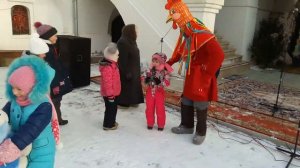 Дети рассказывают стихи на празднике Рождества Христова. 2