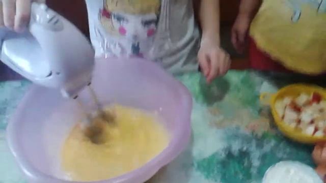 Мы делаем пирог! смотреть онлайн