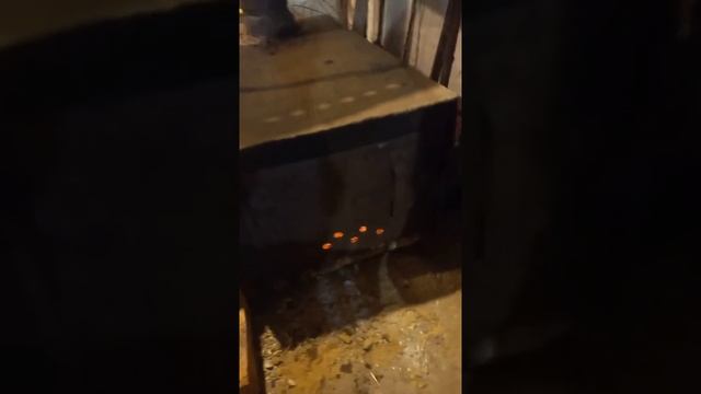 ГОРЯЩИЙ КИРПИЧ. КИРПИЧ В МЕСТО ДРОВ. ЗАМЕНИТЕЛЬ ДРОВ!!! Высокий КПД? миф или реальность? смотреть онлайн