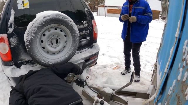 Везём дрова пенсионеру. Хозяйство. Застряли на ниве с дровами. 5 кубов дров. смотреть онлайн