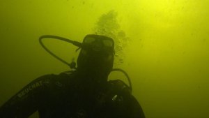 Дайвинг на Волге. Искал одну, нашел другую! Осмотр лодки под водой.