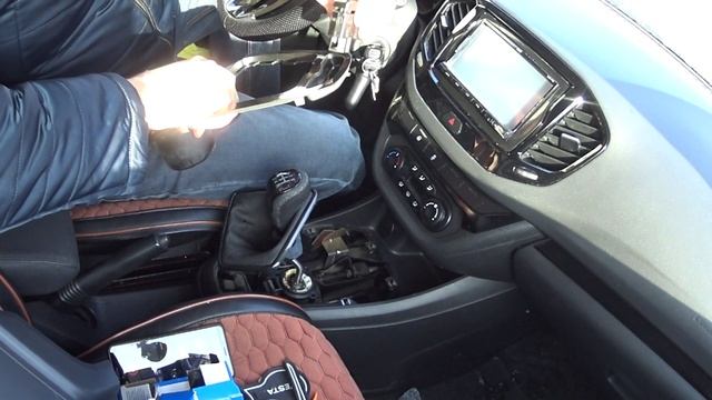 Подстаканник Лада Веста нового образца чёрный глянец. Как заменить. смотреть онлайн