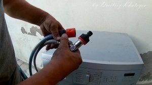Подключение стиралки к садовому шлангу. Connecting the washer to a garden hose.