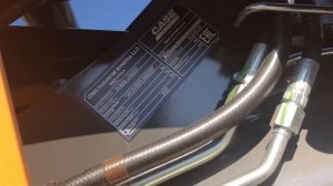 CASE SV 300 B - мини-танк