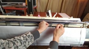 Шапка "Бини" двойная поперечным вязанием на одной фонтуре.