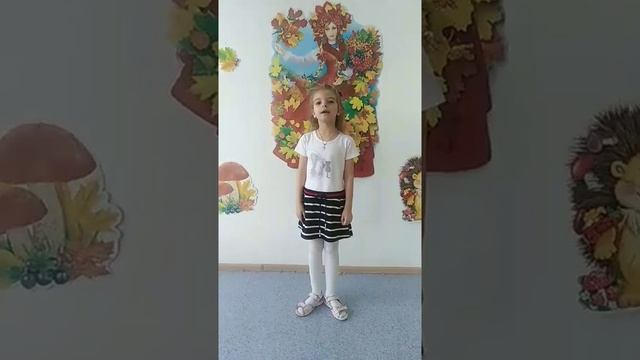 Парамонова Дарья Сергеевна, 6 лет, Ф. Тютчев 'Есть в осени первоначальной' смотреть онлайн
