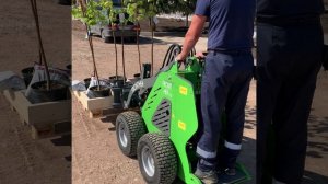 Мини-погрузчик Frontmen. Ландшафтный дизайн