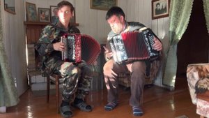 "Казаки в Берлине", "Ах, судьба моя, судьба". Исп. Павел Бузин и Илья Хватков.