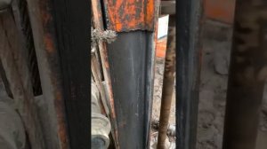 Вскрытие водоносного горизонта. Артезианская скважина на юге поисковиков области