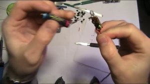 Как запитать светодиод от одной батарейки 1.5 вольта