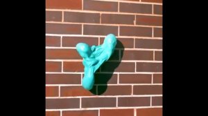 Воздушные шарики наполненные водой + замедленная съемка.