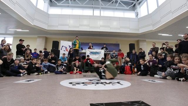 Лил Кирилл vs Сорокин Ваня | Kids | Gorky Battle 9 смотреть онлайн