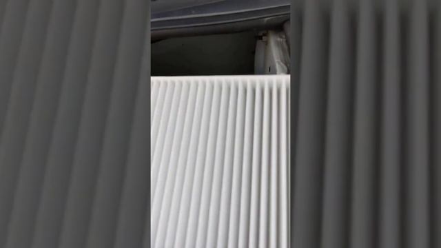 Пежо 206 - замена салонного фильтра за минуту.