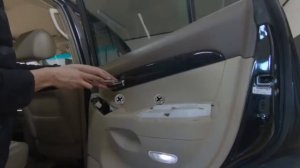 Как разобрать обшивку двери  дверную карту Toyota Land Cruiser 120 год 03-09