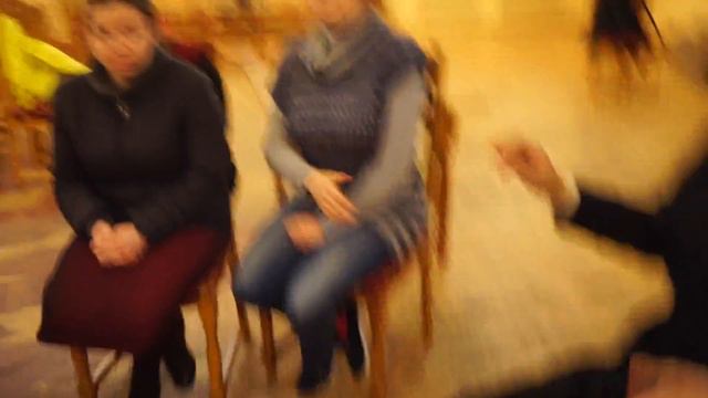 Алефтина помогает с переводом пятого воскресного Евангелия, читаемого на утрене. смотреть онлайн