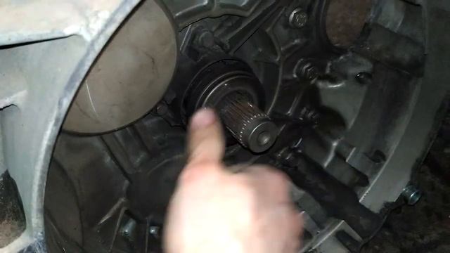 Износ выжимного подшипника Фольксваген Транспортер Т5.mp4 смотреть онлайн