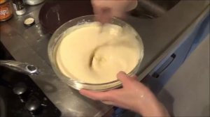 Оладьи на кефире с вареной сгущенкой