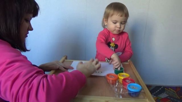 Первое знакомство с красками. Алина. Пальчиковые краски. finger paints. familiarity with paints смотреть онлайн