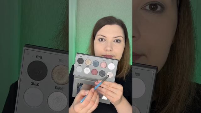 Макияж в стиле 90х ☺️#валитова_обзоры #макияж #обзоркосметики #туториал #ретро #бьютиблог #beauty смотреть онлайн