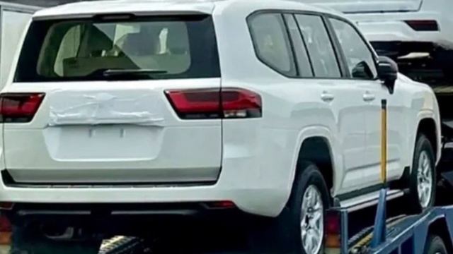 НОВАЯ ТРЕХСОТКА  Toyota Land Cruiser 300