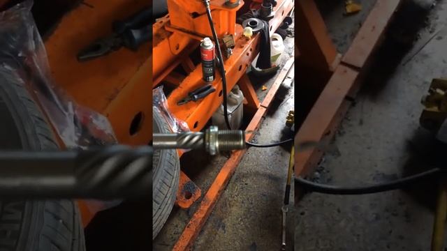 Выкручивание сломанной свечи смотреть онлайн