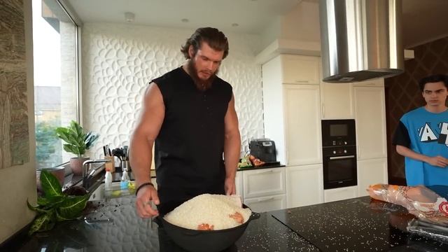 Злой БЫВШИЙ Риви Хочет Нас УБИТЬ !.mp4