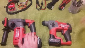 Сравнение перфораторов Milwaukee 2712 и Milwaukee 2416