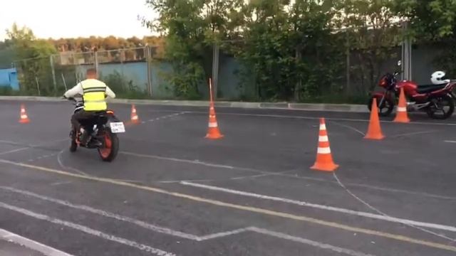 Восьмерка на мотоцикле