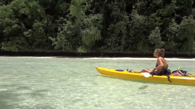 Kayaking the Rock Islands in Palau with Sams Tours смотреть онлайн