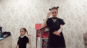 Танец Уэнсдей??