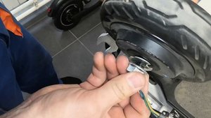 как снять мотор колесо на электросамокате KUGOO kirin mini