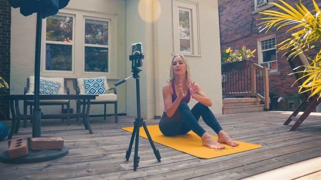 Why "Going Viral" is a Waste of Time & Bad Strategy! смотреть онлайн