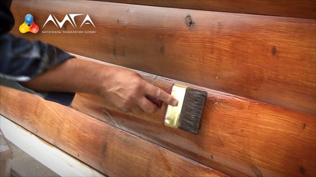 покраска фасада деревянного дома кистью