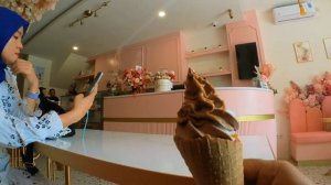 Suatu Ketika di Voila Dessert & Eatery Kota Ambon ? Menikmati Ice Cream @NovelYusharYahya