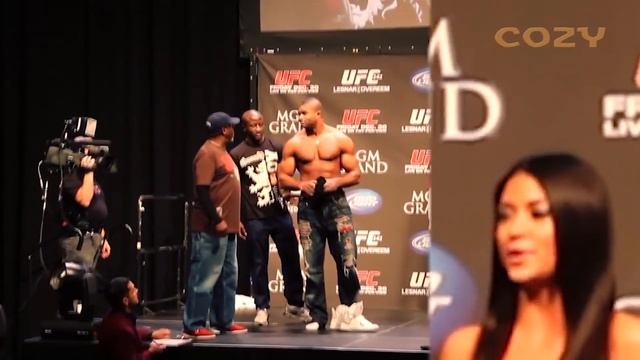 25 FUNNIEST WEIGH-INS AND STAREDOWNS MOMENTS смотреть онлайн