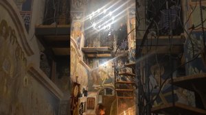 Антифоны знаменным распевом на Литургии 4.12.2022 поют Глеб Печенкин и Анастасия Папуша