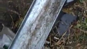 Озеро и сток воды с крыши в него из подручных материалов