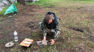 Как коптить рыбу без коптильни за 30 минут! При помощи кастрюли фольги  и деревьев!