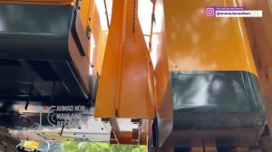 MELEWATI KOTA PELAIHARI Truk Trailer Lowbed Volvo FMX Dan FAW Muatan Excavator Hyundai Robex R850LC